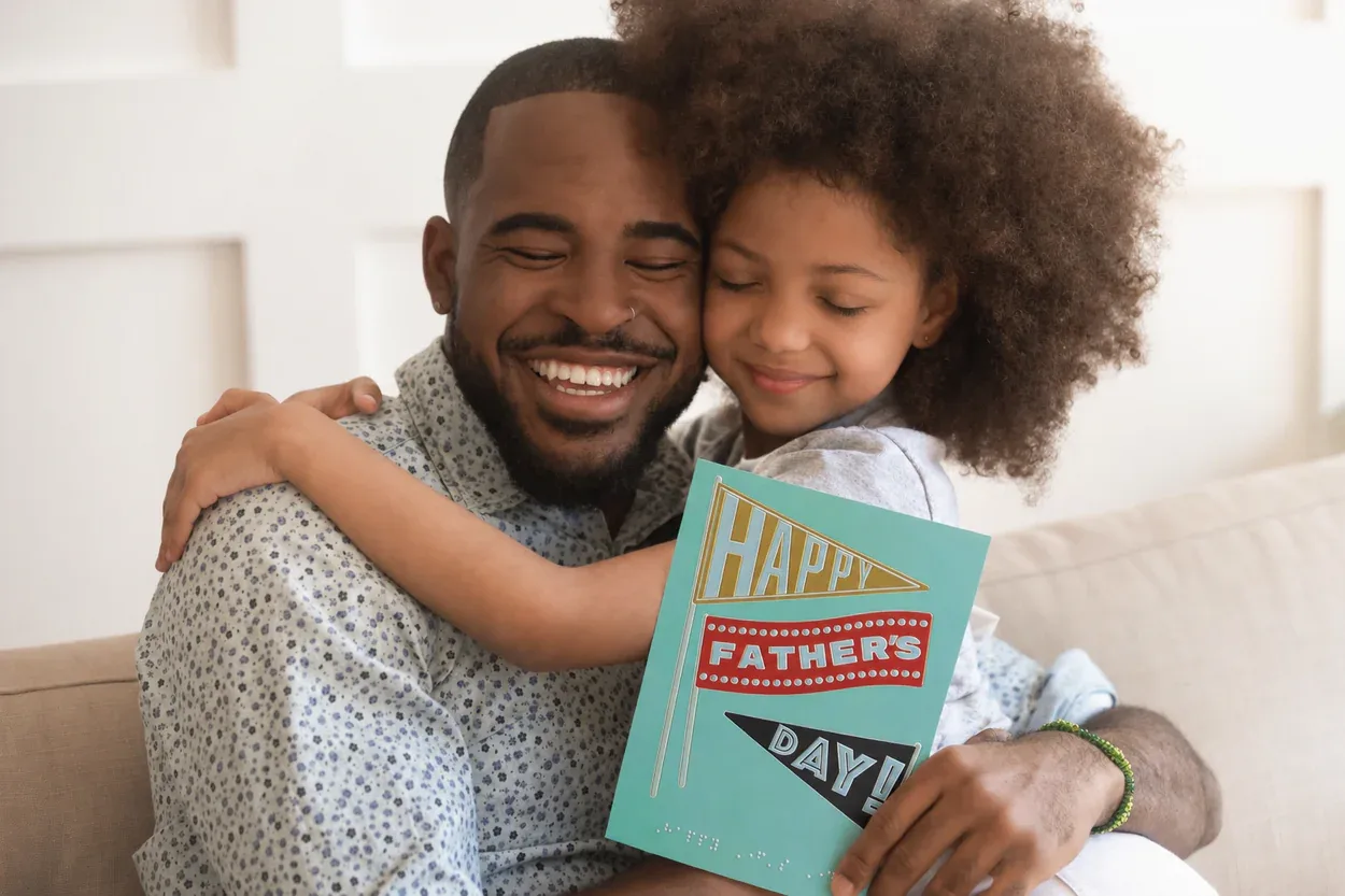 How to Pick Practical Gifts for a Blind Dad That Will Still Get Used Next Month