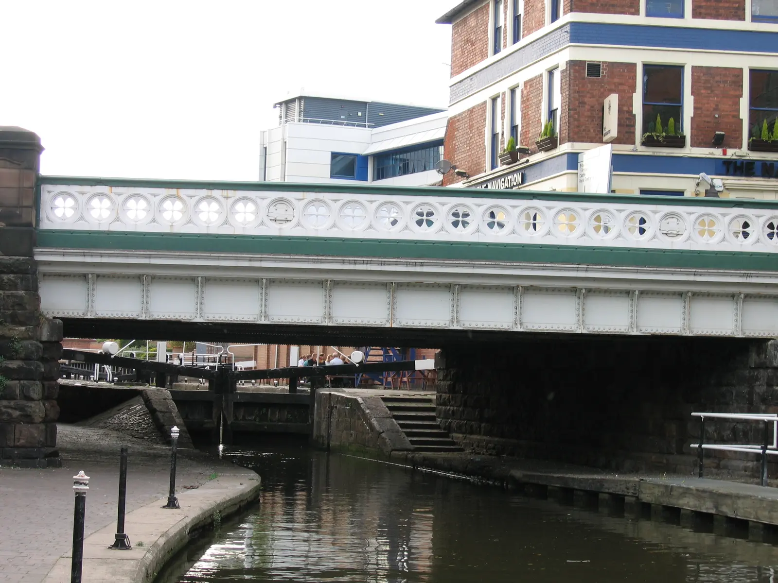 Do Blind Travelers Use Landmarks and Sound Together?